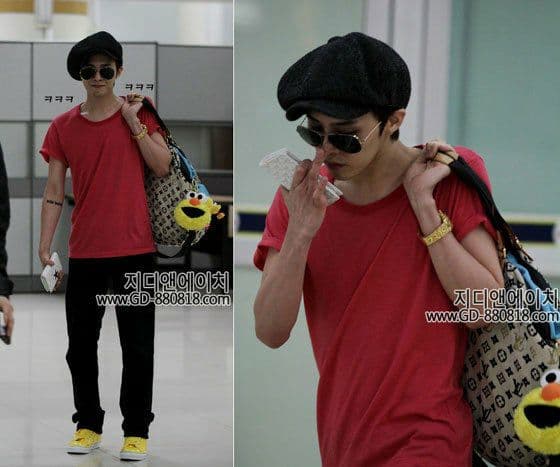 激レア！2010年 G-DRAGONが夏の間中バックに付けてた黄色エルモ