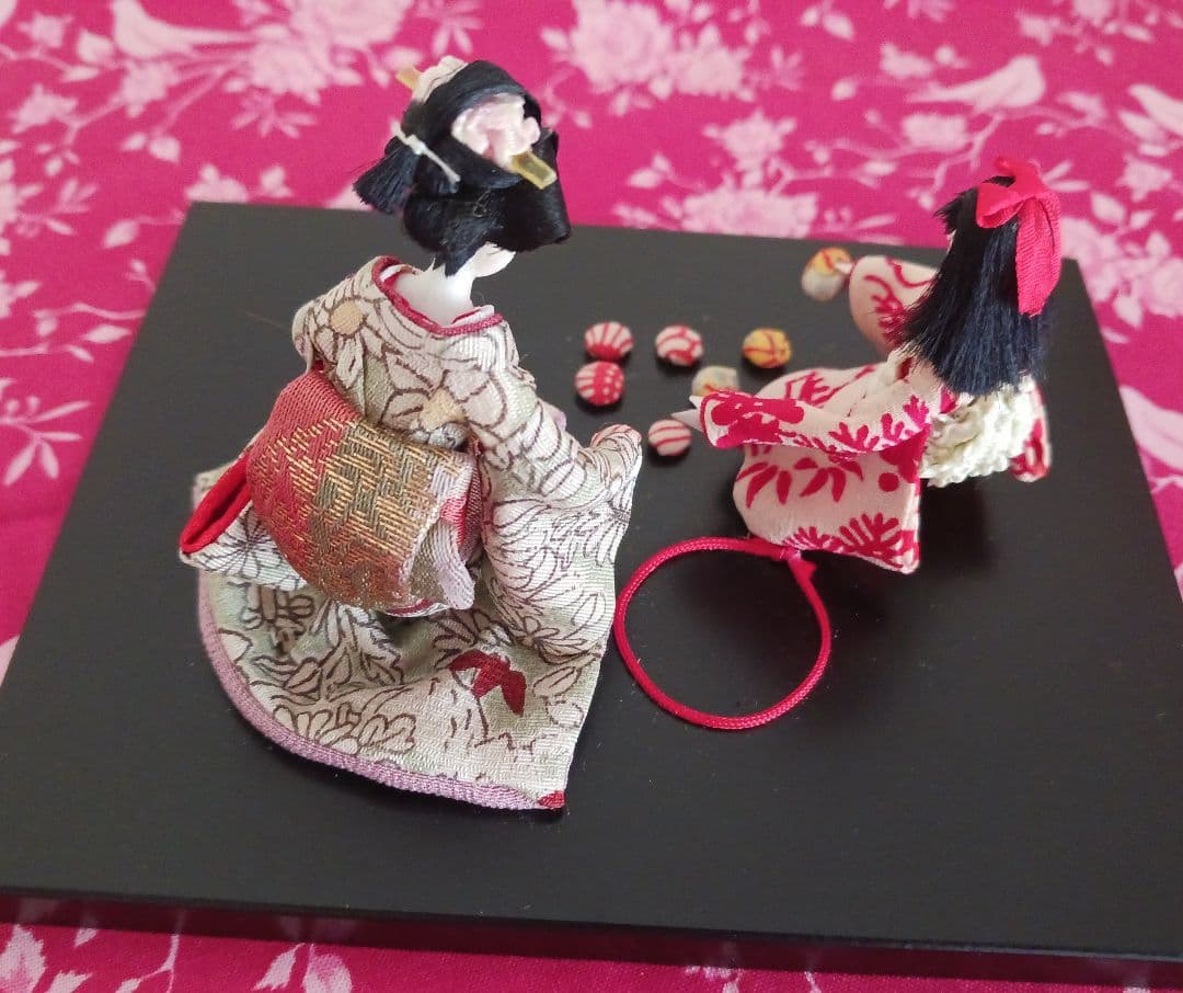 芦屋 ちぐさ人形「お手玉遊び」