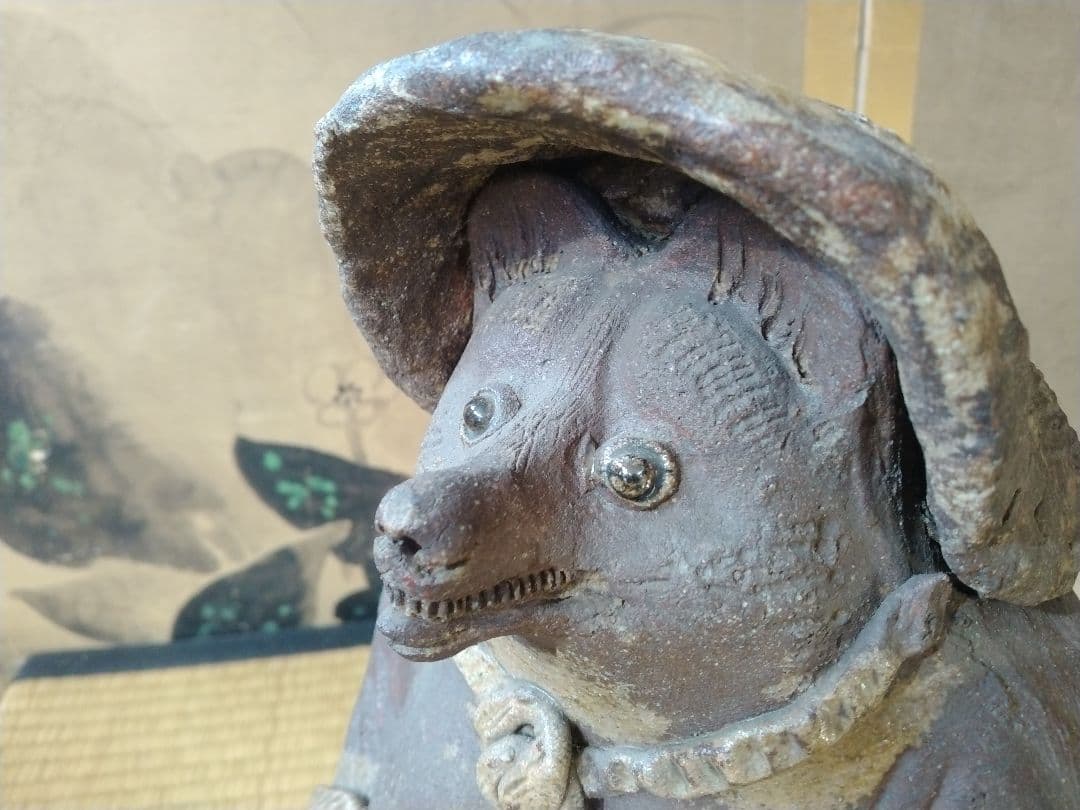 ウッシッシとほくそ笑む図太いタヌキ　骨董　古美術　狸人形　置物　縁起物　開運