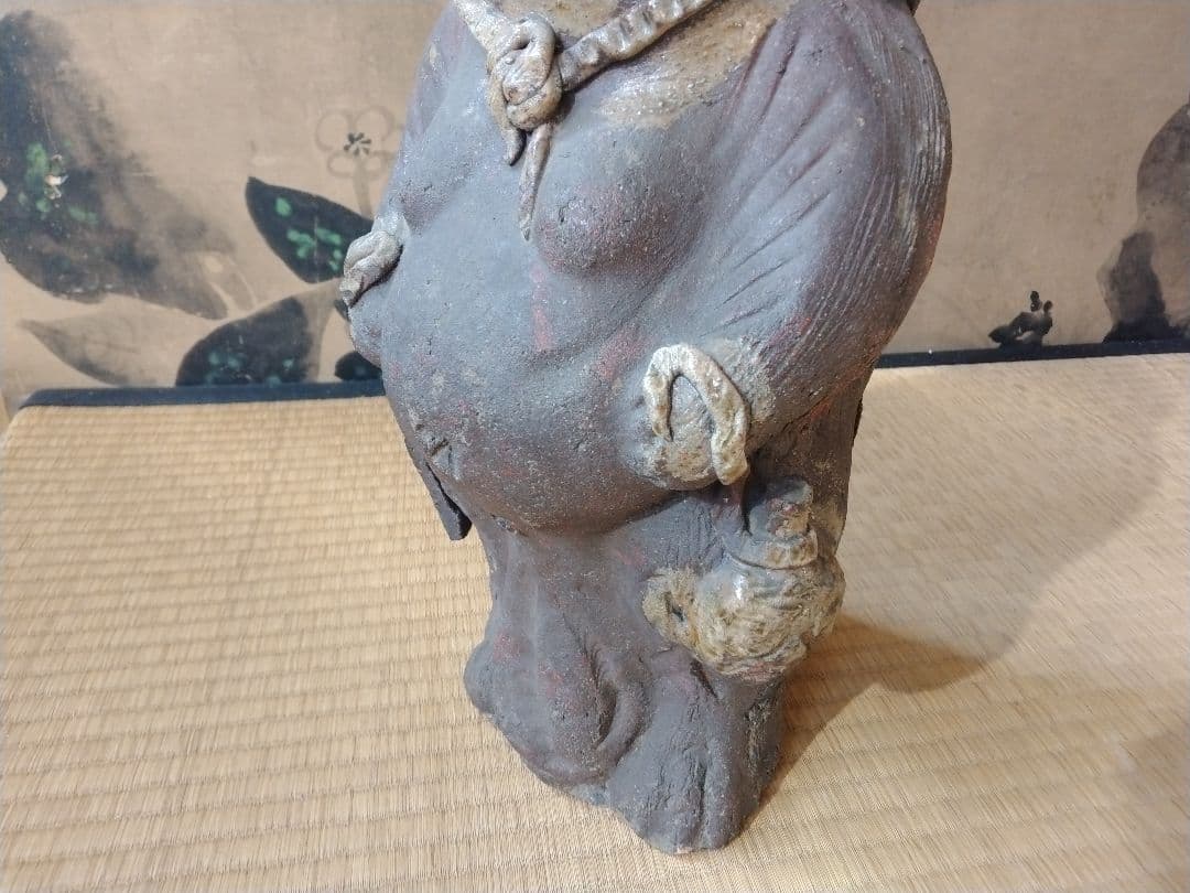 ウッシッシとほくそ笑む図太いタヌキ　骨董　古美術　狸人形　置物　縁起物　開運