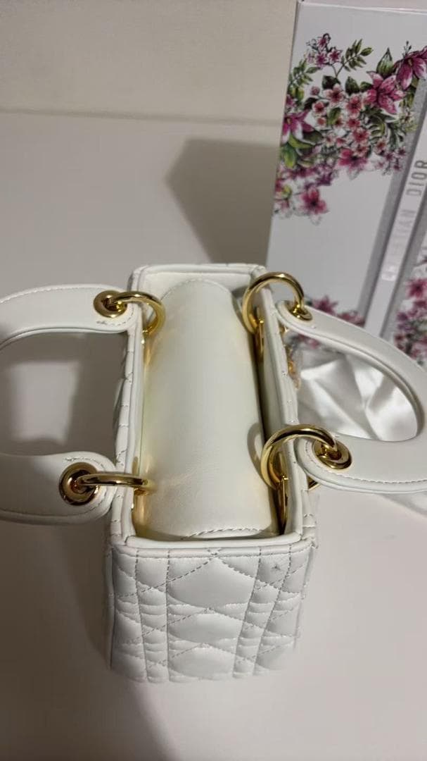 スモール ホワイト カナージュ・レザー