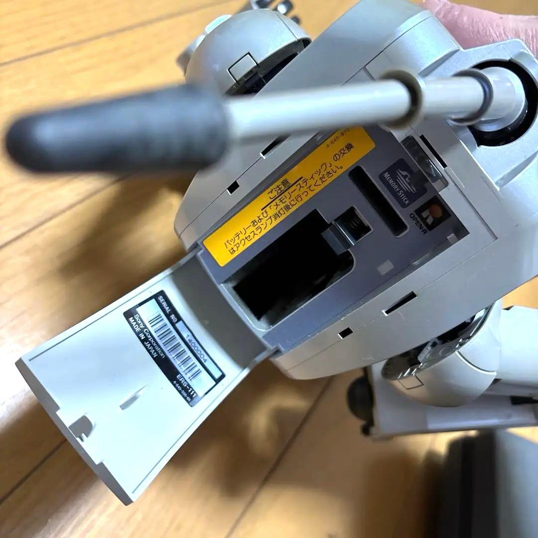 SONY AIBO ERS-111 シルバー色　犬　ジャンク品