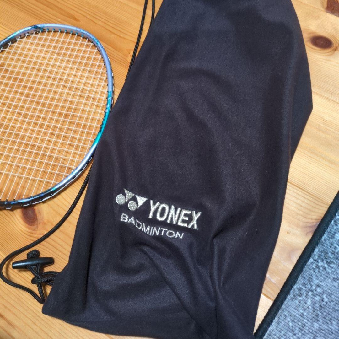 (早い者勝ち！）バドミントンラケット　ヨネックス　アストロクス88Dゲーム