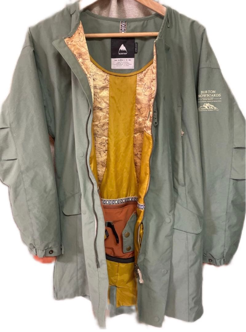 美品　BURTON スキー　スノーボード　ZENANA JACKET S