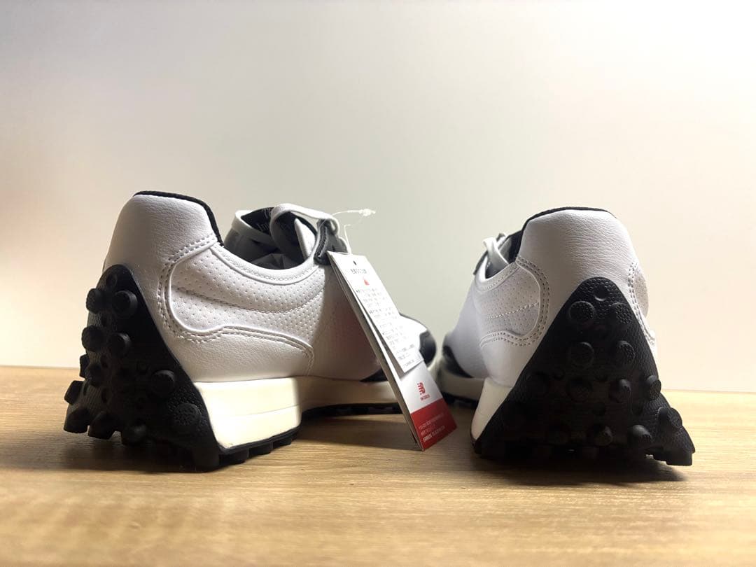 未使用 23.5cm D ニューバランスゴルフシューズ WGS327AFホワイト