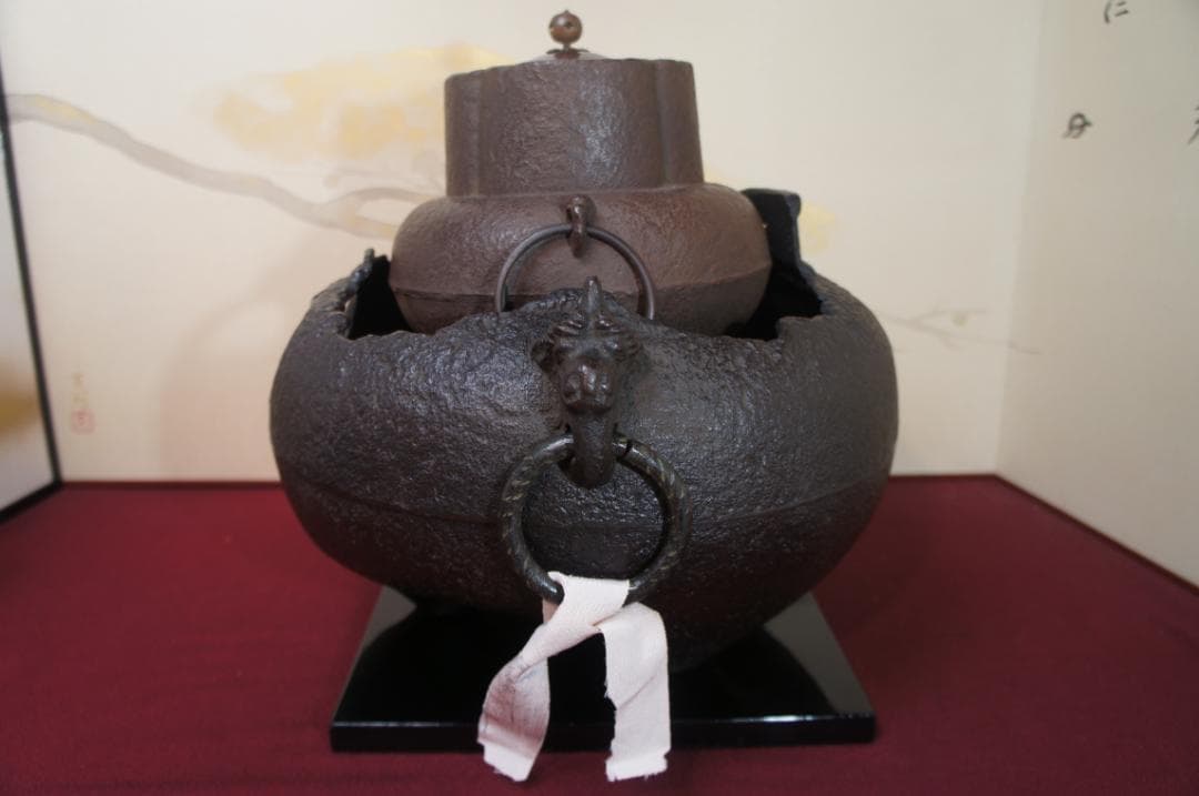 ☆美品 未使用 尾垂釜 やつれ(窶れ)風炉 欠風炉 五徳 車軸釜料込み