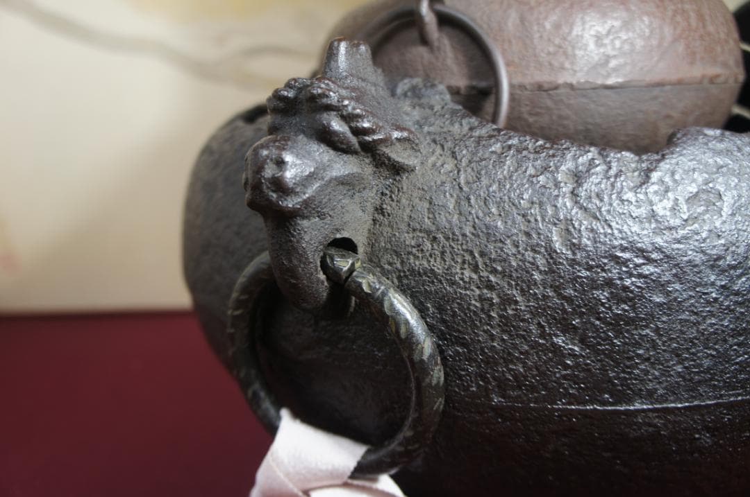 ☆美品 未使用 尾垂釜 やつれ(窶れ)風炉 欠風炉 五徳 車軸釜料込み