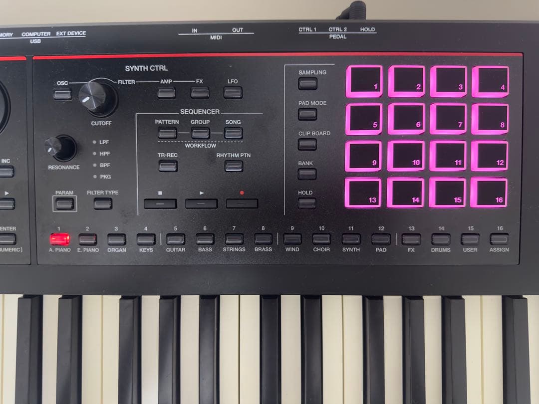 Roland FANTOM-08 シンセサイザー