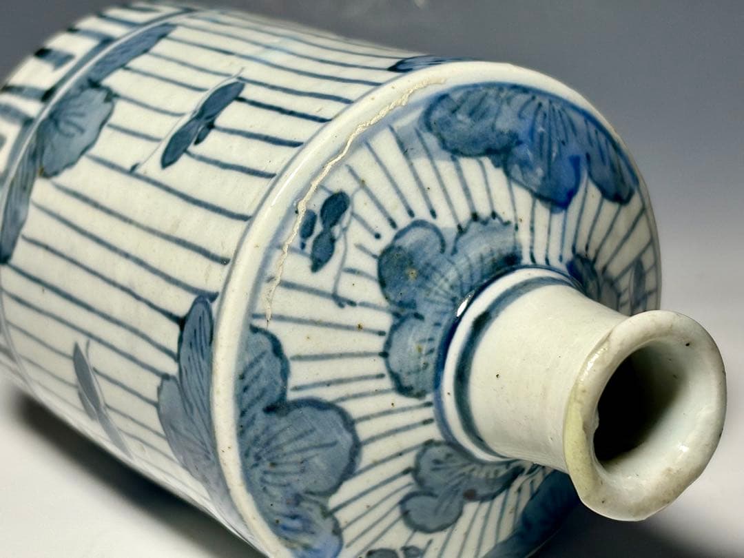 「古伊万里」連子格子蝶文徳利