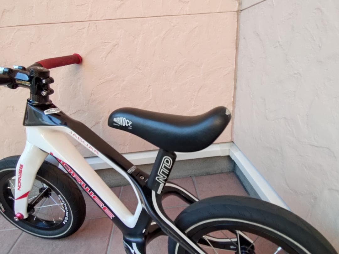 NORWEE カーボンフレーム 　FU-JINホイール　ランバイク　ストライダー