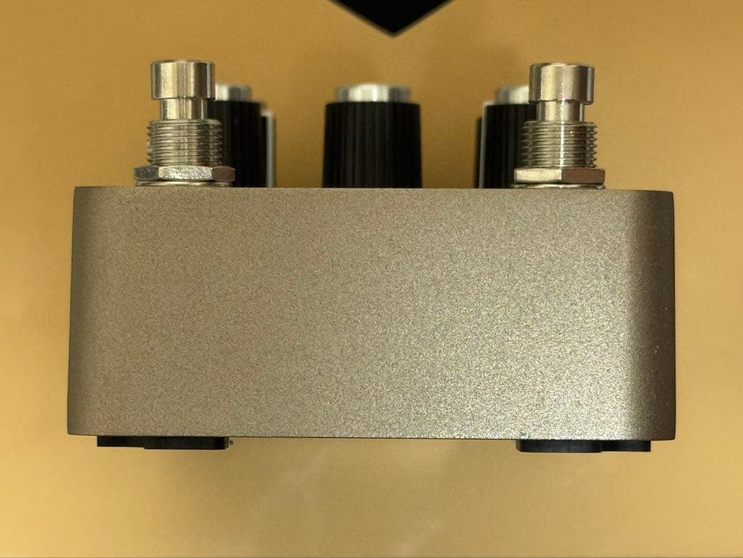 UAFX Golden Reverberator です。