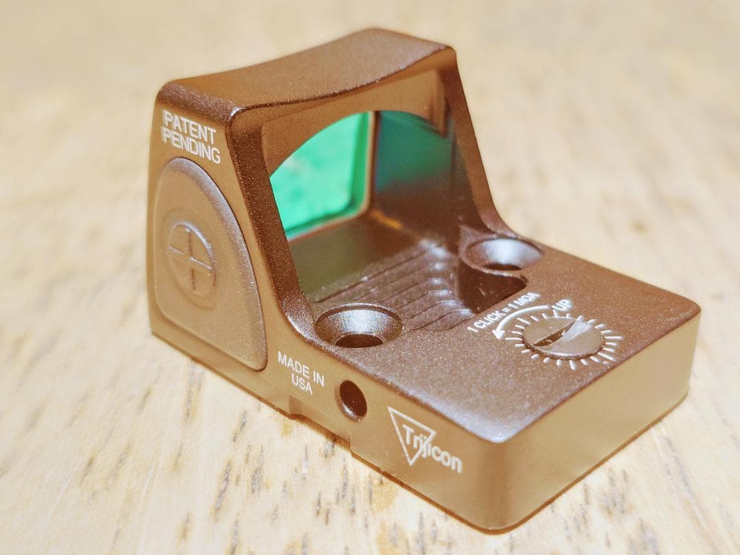 東京マルイ　電動ハンドガン　HK45　ドットサイト他付属品多数