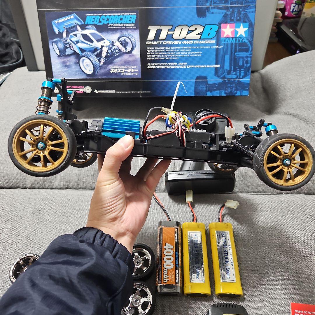 タミヤ　TT-02B　 ネオスコーチャーBT3本Bチェッカー付き　オプション多数