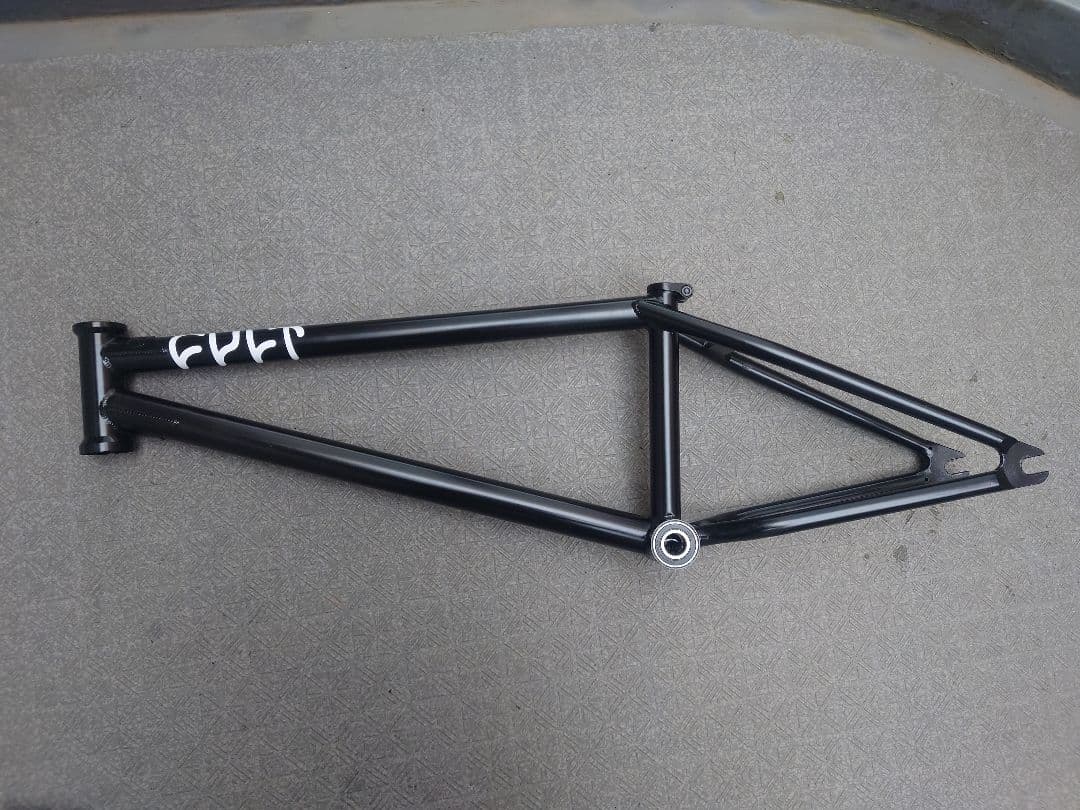 CULT SHORTY FRAME 20.75　BMXフレーム