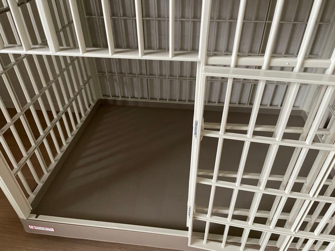 猫・犬用 プラスチック ケージ 二段 ベージュ アイリスオーヤマ コロコロ付き