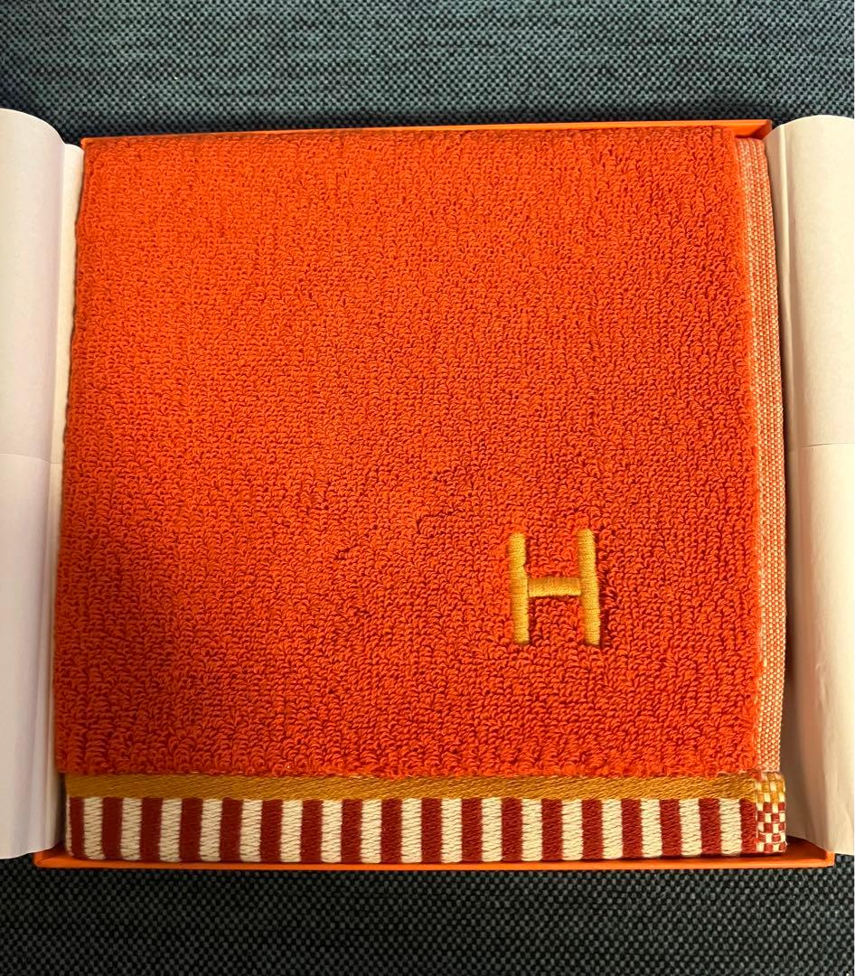 新品・未使用タグ付き エルメス　カレ・タオル 《ヴィス・ヴェルサ》