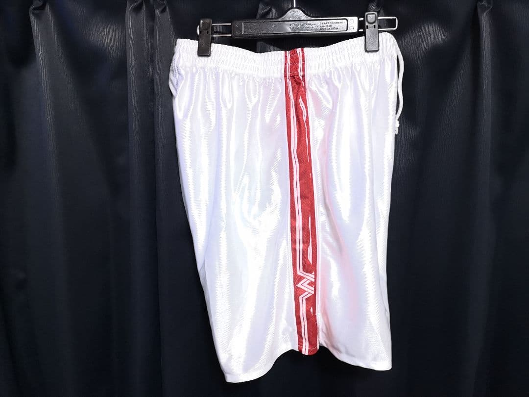 ミズノ　MCライン　サッカーパンツ　光沢ホワイト×レッド　XO