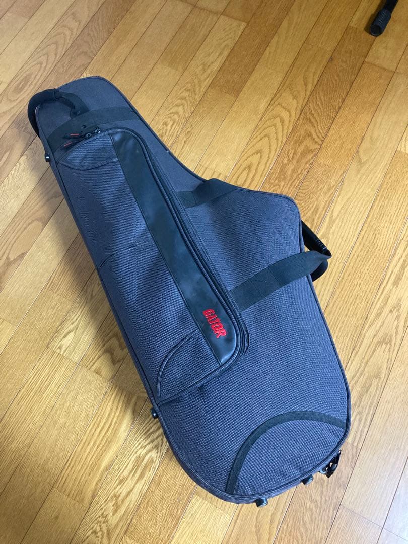 テナーサックス　フライトケース　「GATOR」