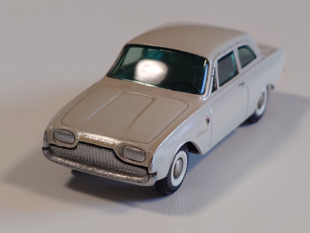 ミニカー TEKNO NO.826 TAUNUS 17M