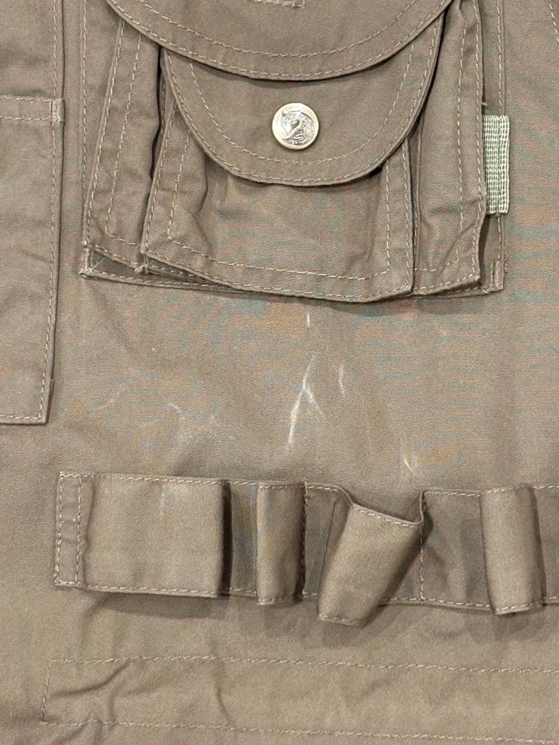 フェールラーベン FJALL RAVEN 多ポケット ミリタリージャケットカーキ