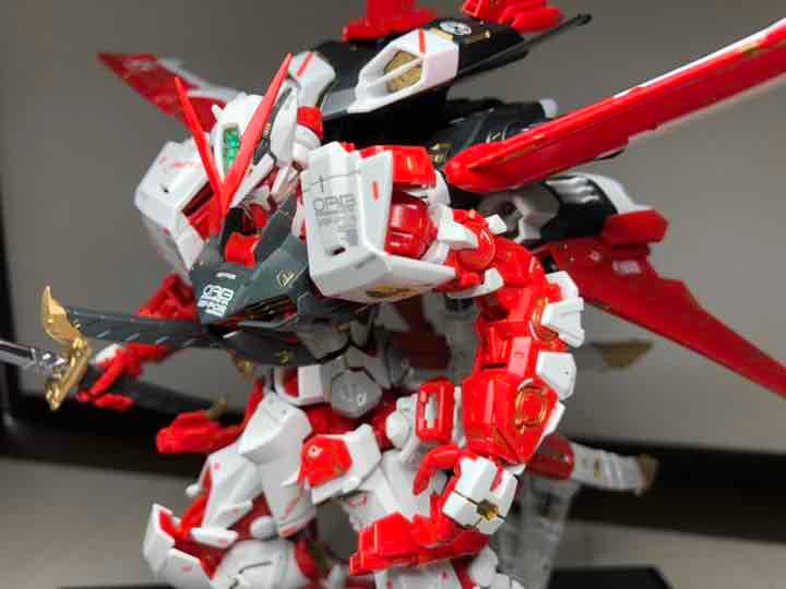MG アストレイレッドフレーム　フライトユニット付　完成品　無塗装
