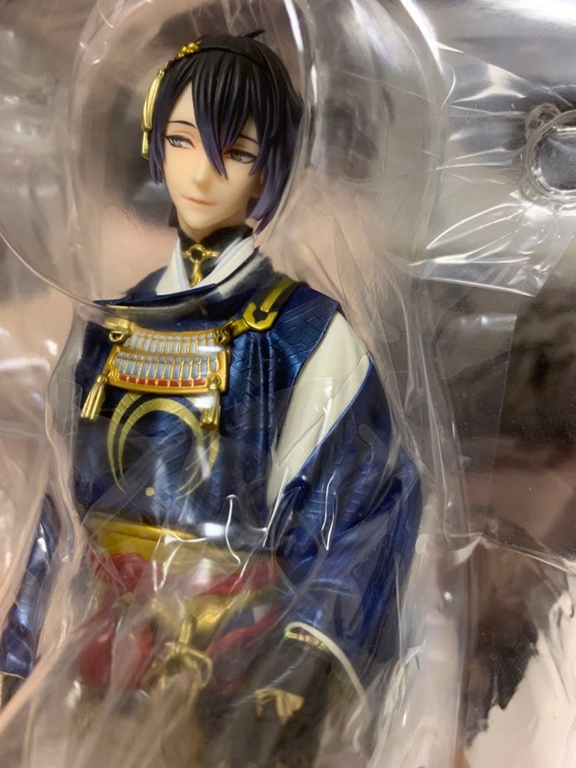 刀剣乱舞 フィギュア 1/8 三日月宗近 鶴丸国永