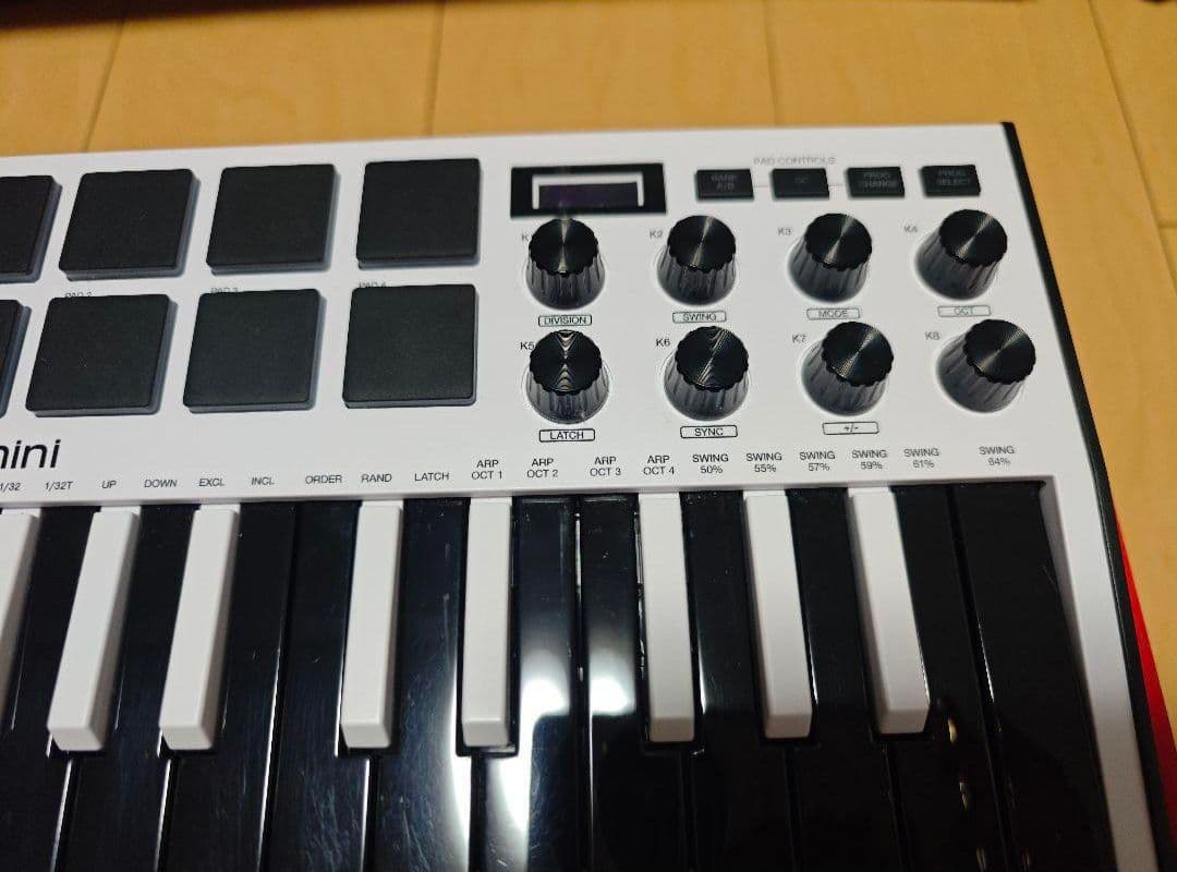 Akai Professional USB MIDIキーボードコントローラー