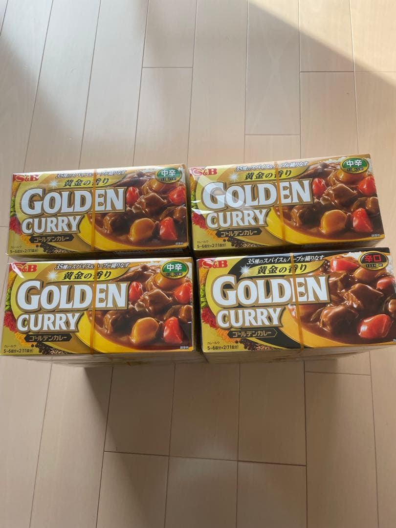 S&B ゴールデンカレー 中辛 10箱セット