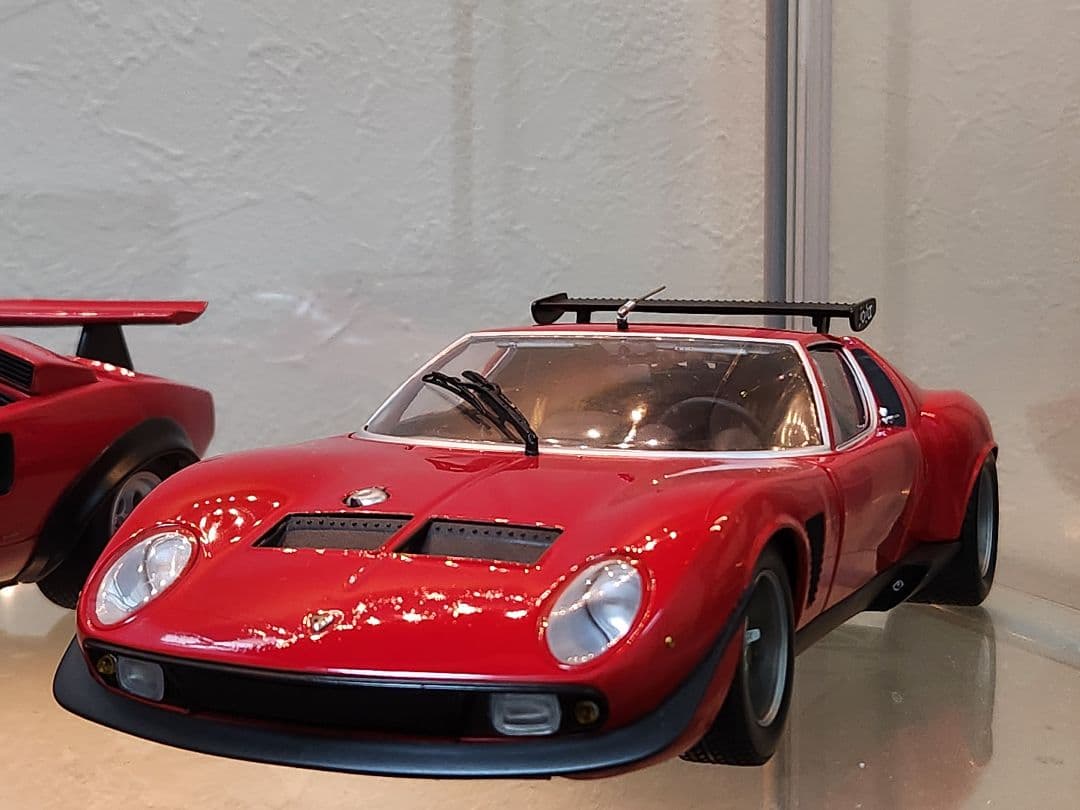 京商1/18ランボルギーニ　イオタSVR