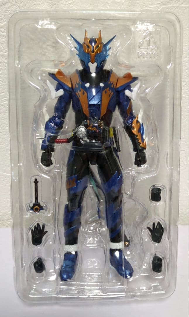 SHフィギュアーツ　仮面ライダークローズ