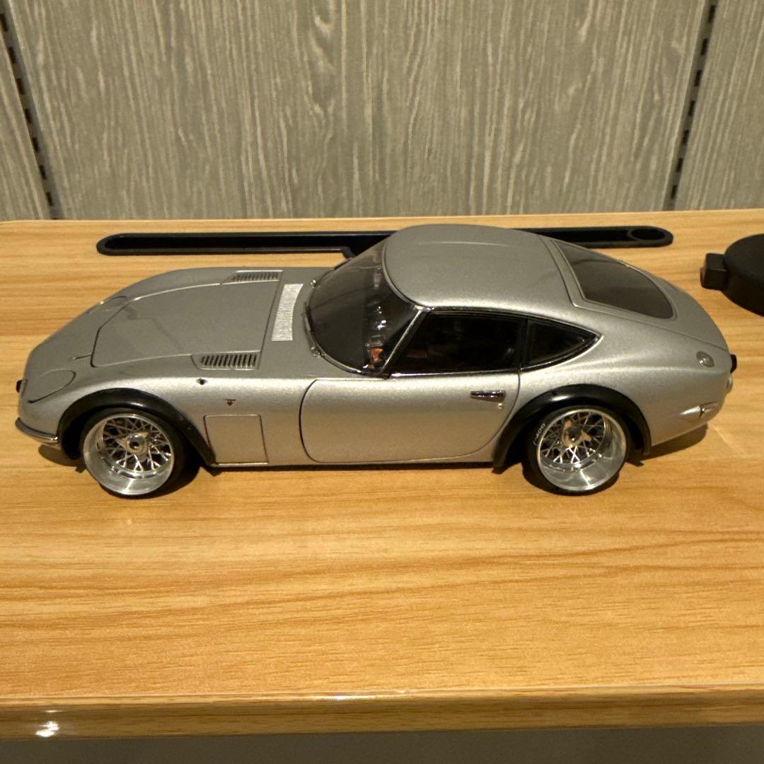 トヨタ 2000GT 1/18 シルバー ローダウン仕様　autoart