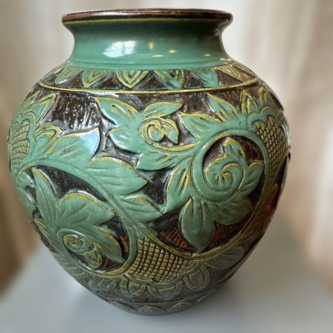 壺屋焼　緑釉唐草掻き落とし　大壺