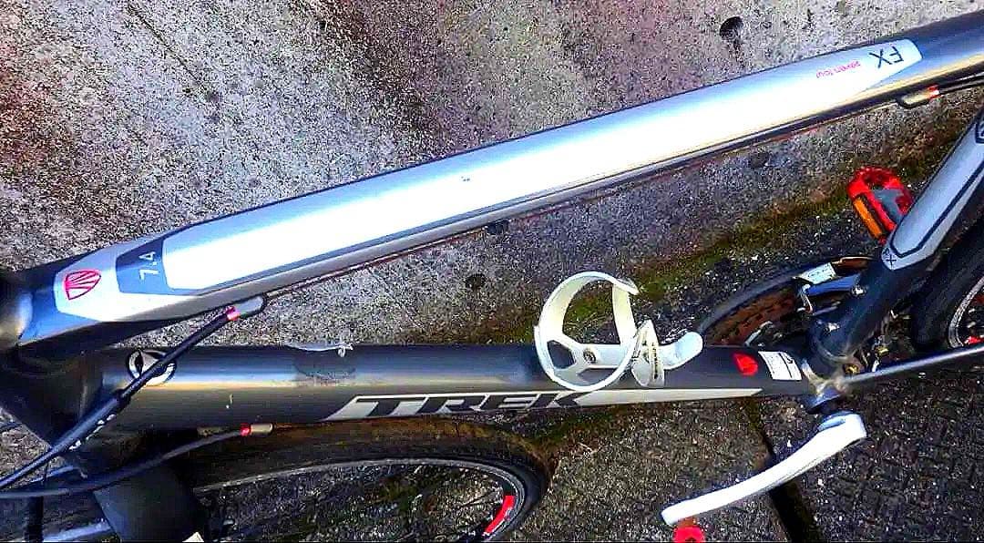 TREK FXシリーズ　7.4　FX　アルミフレーム クロスバイク　定価7万円程