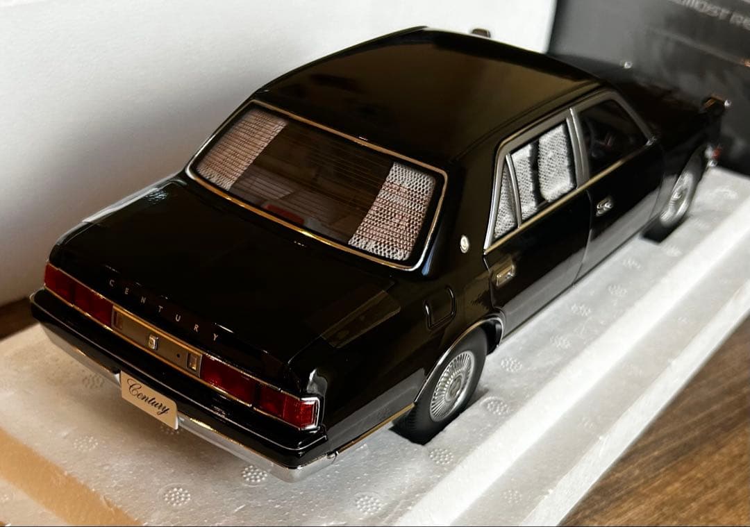 【新品】全開閉 Almost Real 1/18 トヨタ センチュリー 1997
