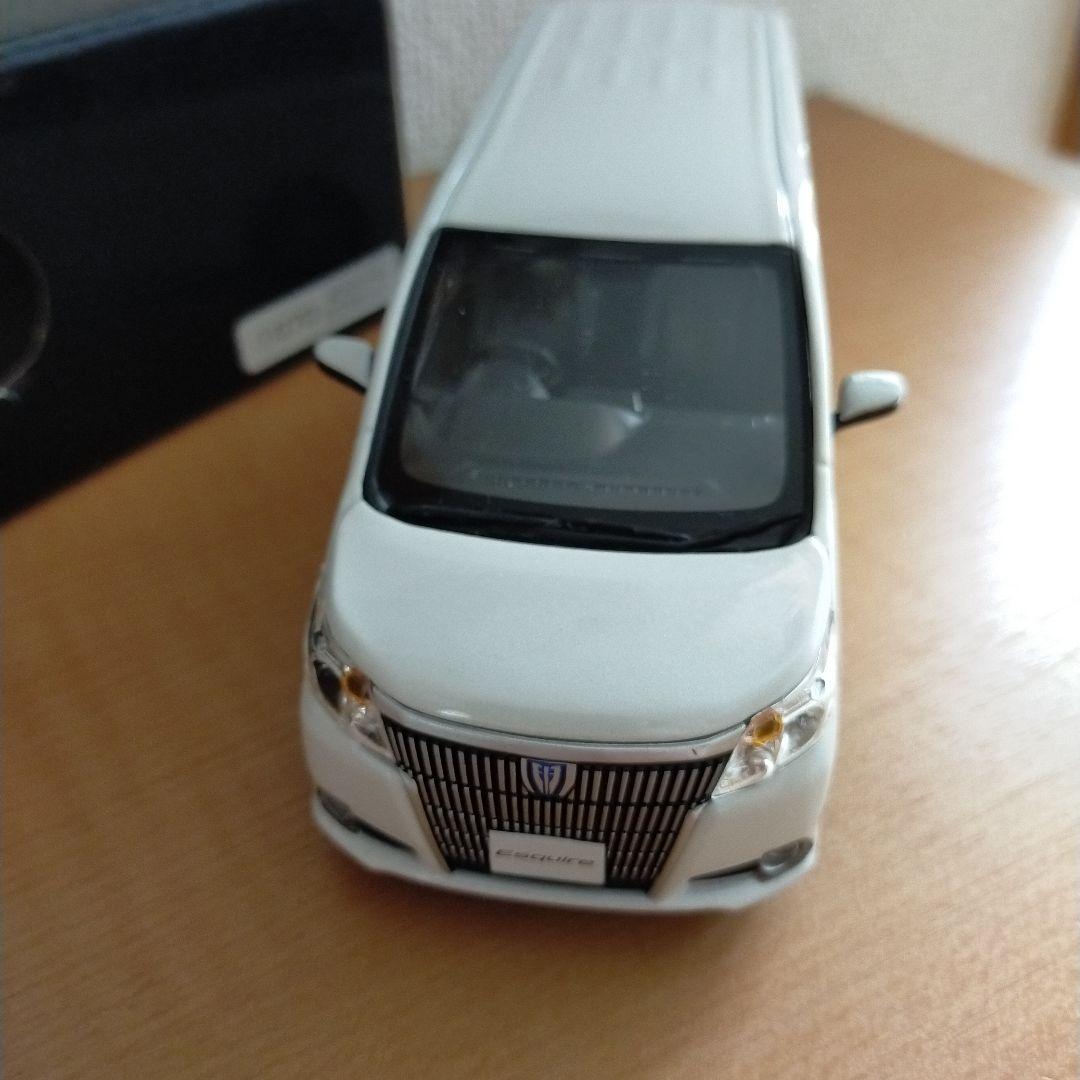新品　TOYOTA　エスクァイア　サンプルカー　箱付き