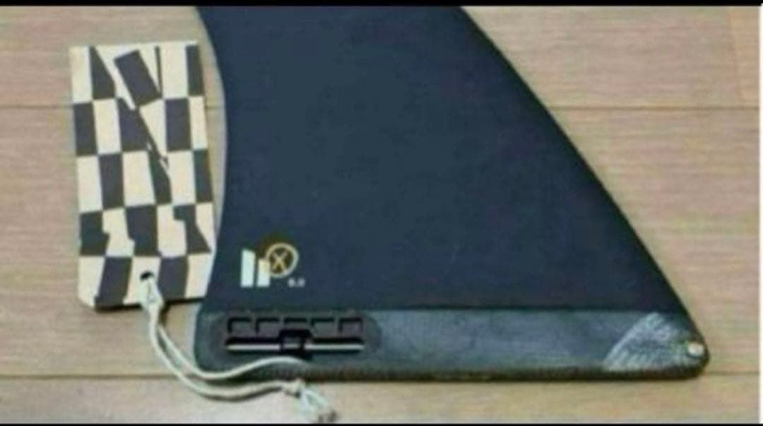 新品 FCS2 センターフィン 9.0 黒 デウス DEUS ミッドレングスにも