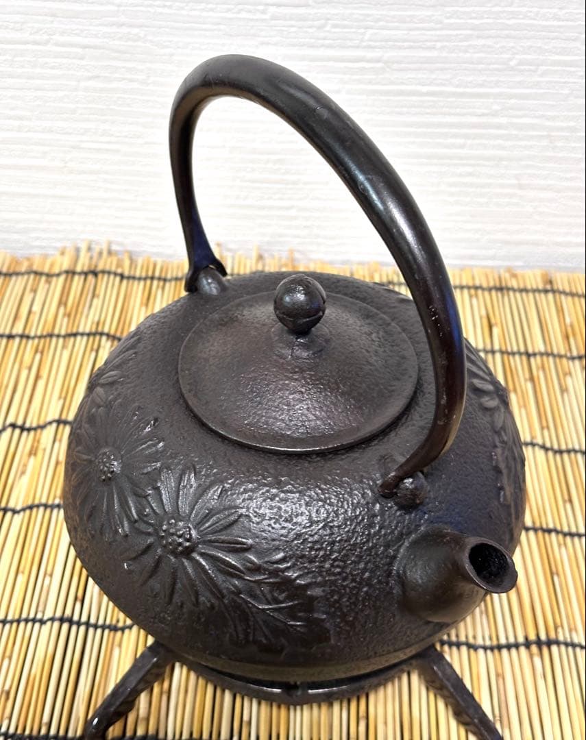 未使用、付属品付　岩手県奥州佐秋鋳造所 佐藤守巨造 真作保証　苺様　売約済み