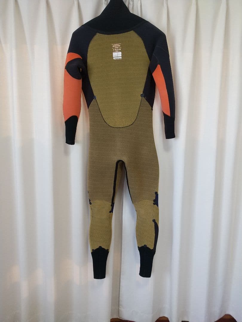 【更に最終値下げ】アックス セミドライウェットスーツ FCSのグローブおまけ付