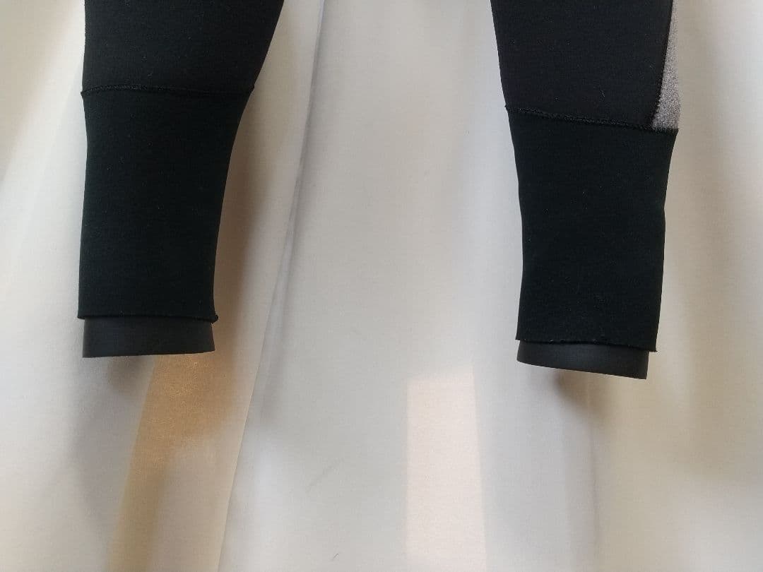 【更に最終値下げ】アックス セミドライウェットスーツ FCSのグローブおまけ付