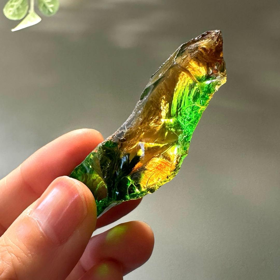 アンダラクリスタル　シエラネバダ　20.0g 南国　エメラルド　マルチカラー　金