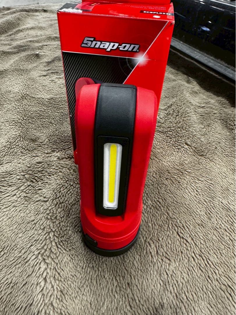 Snap-on 500ルーメン 吸盤付きライト ECSPLO52