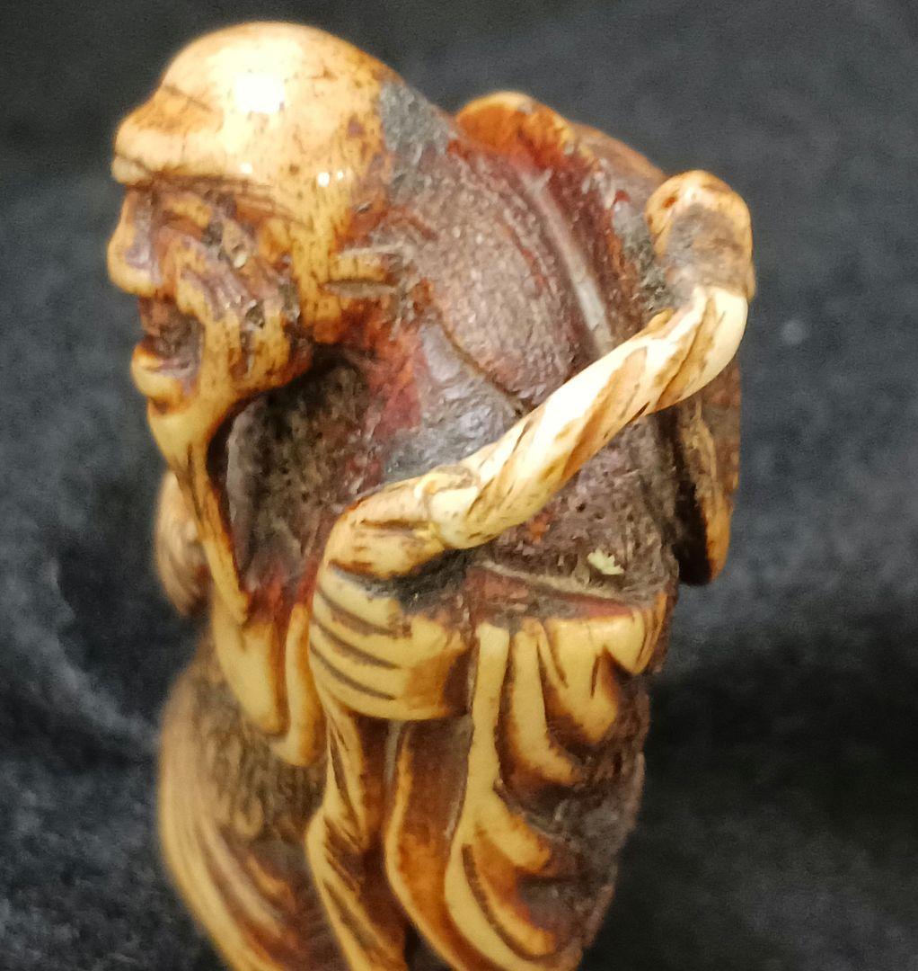 専用X214-2 江戸時代根付 細密彫刻 人物根付 鹿角材彫刻　ね