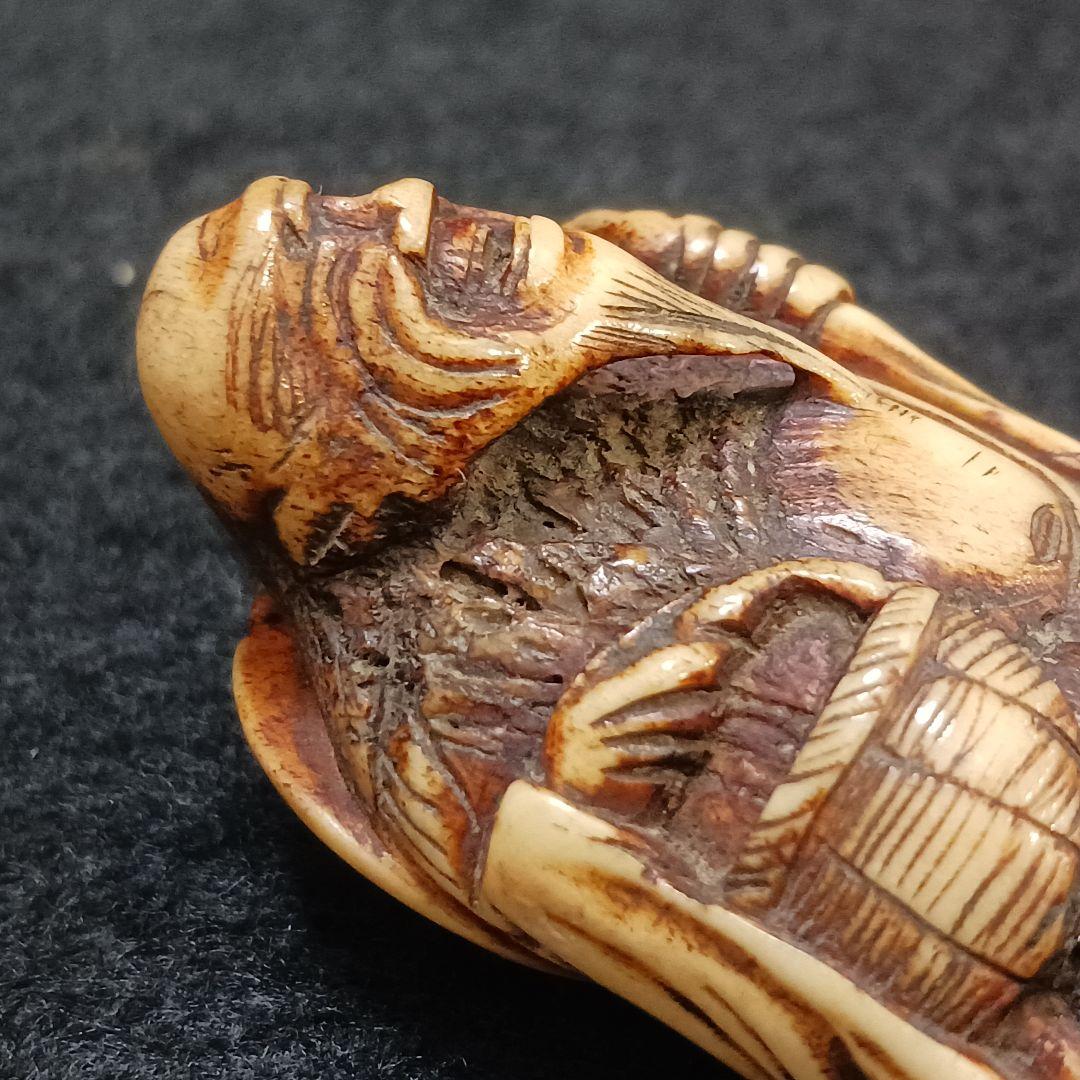 専用X214-2 江戸時代根付 細密彫刻 人物根付 鹿角材彫刻　ね