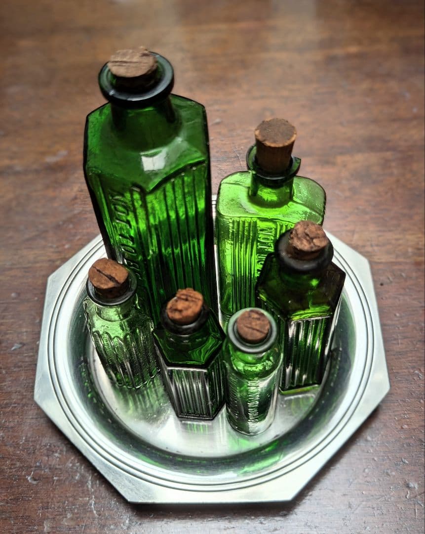 イギリスアンティーク 六角薬瓶 2本セットグリーン メディスンボトル 時代差あり