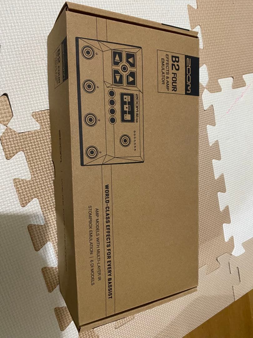 ZOOM B2FOUR ベースエフェクトペダル