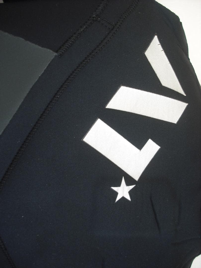 着用回数僅か【セミドライ　ウエットスーツ】エアタイト　M相当