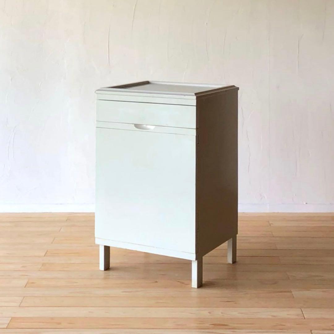 キャビネット　アンティーク　木製　古家具　古道具　家具　店舗什器　花台　シャビー