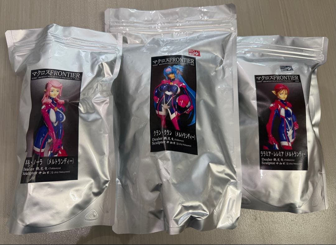 鉄虎竜 マクロスF ピクシー小隊3体セット クラン ネネ ララミア ワンフェス