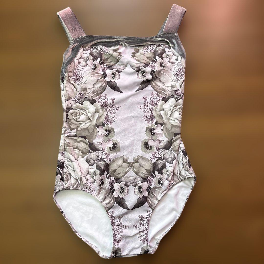 バレエ Unoa Flower gate sand gray Pique design