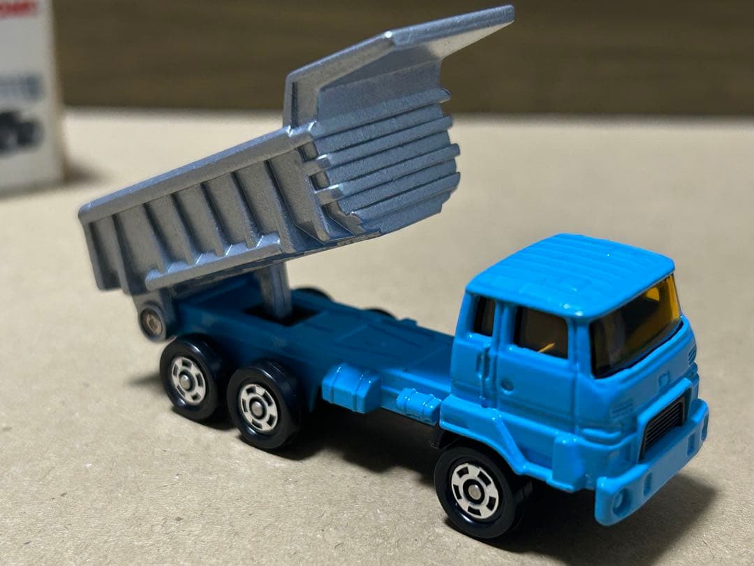 トミカ いすゞ オフロードダンプ 2台セット